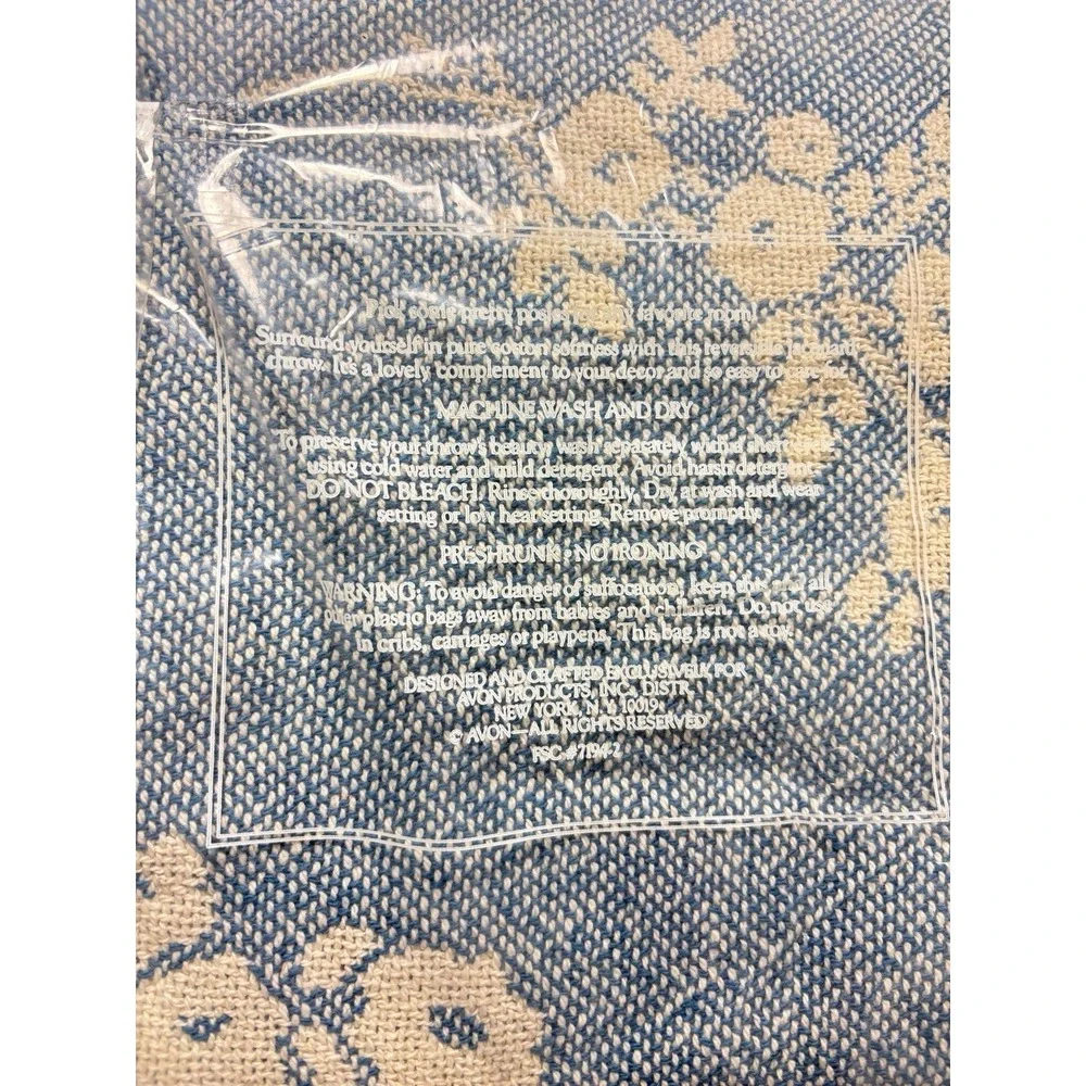Avon Country Posies 100 % Cotton Throw 52 X 60 Blue And White Vtg New Old Stock